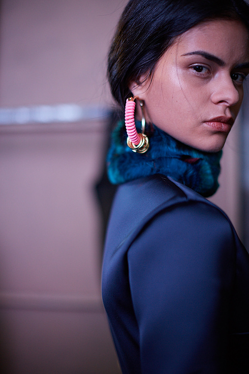 esteban_cortazar_backstage_273245696_490x735