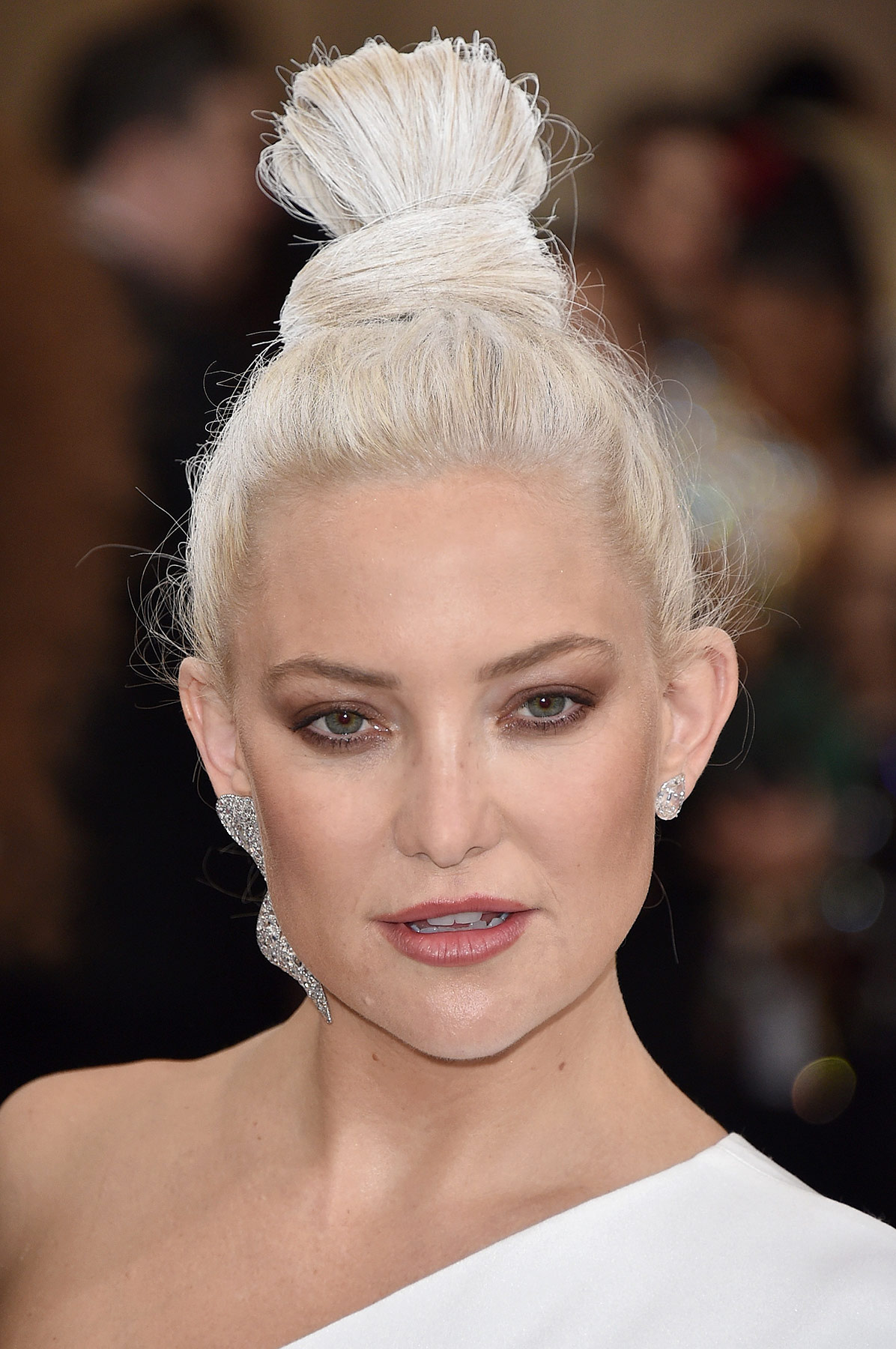 los_looks_de_belleza_maquillaje_y_peinado_de_la_met_gala_2017_164866896_1196x1800